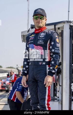 Il pilota INDYCAR, SANTINO FERRUCCI (14) di Woodbury, Connecticut, si prepara ad allenarsi per gli Indianapols 500 all'Indianapolis Motor Speedway di Ind Foto Stock