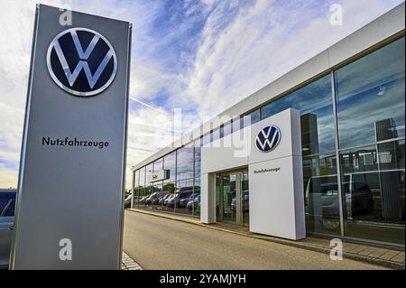 Sala per veicoli commerciali, Volkswagen Centre, Kempten, Allgaeu, Baviera, Germania, Europa Foto Stock