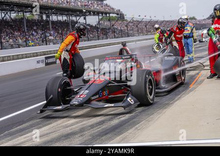 Il pilota di INDYCAR, CHRISTIAN LUNGAARD (45) di Hedensted, Danimarca, porta la sua Rahal Letterman Lanigan Racing Honda in servizio durante l'Indianapolis Foto Stock