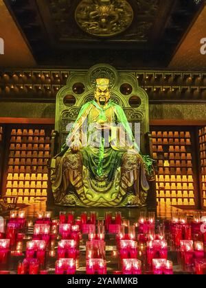 Statua nel Tempio 33 statue di guanyin nel Sanya Nanshan Cultural Center, Hainan, Cina, Asia Foto Stock