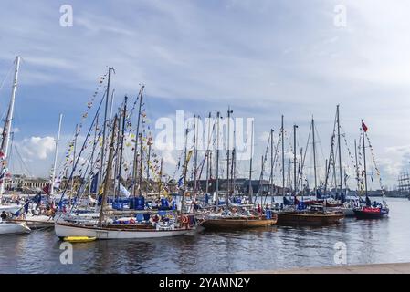 Barche a vela in regata a San Pietroburgo, Russia, Europa Foto Stock