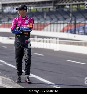 Il pilota INDYCAR, HELIO CASTRONEVES (06) di San Paolo, in Brasile, e il suo team Meyer Shank Racing Honda, si preparano a qualificarsi per la 500 miglia di Indianapolis presso il Foto Stock