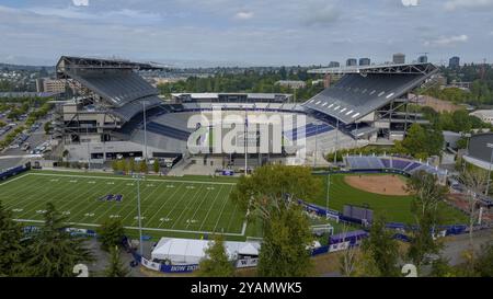 Vista aerea dell'Husky Stadium (ufficialmente Alaska Airlines Field presso l'Husky Stadium per motivi di sponsorizzazione) è uno stadio di calcio all'aperto nel nord-ovest Foto Stock