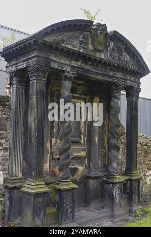 Greyfriars Kirkyard è il cimitero intorno a Greyfriars Kirk a Edimburgo. Si trova all'estremità meridionale del centro storico della città. Foto Stock