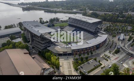 Vista aerea dell'Husky Stadium (ufficialmente Alaska Airlines Field presso l'Husky Stadium per motivi di sponsorizzazione) è uno stadio di calcio all'aperto nel nord-ovest Foto Stock