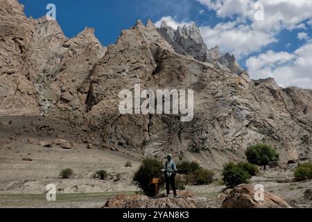 Trekking nella splendida valle di Nangma (Yosemite del Pakistan), Kanday, Baltistan, Pakistan Foto Stock