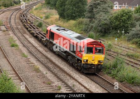 DB Cargo classe 66 loco 66152 trasporta il 4Z83 0818Toton Yard fino a Scunthorpe il servizio attraverso Scunthorpe il 7/8/24. Foto Stock