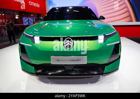 Parigi, Francia. 14 ottobre 2024. Mondial de l'Auto - Paris Motorshow 2024 press day. La concept car Citroen C5 Aircross viene esposta durante la 90a edizione del Mondial Paris Motor Show, che si tiene dal 15 al 20 ottobre 2024 al Paris Expo Exhibition Center, in Francia. Crediti: Bernard Menigault/Alamy Live News Foto Stock