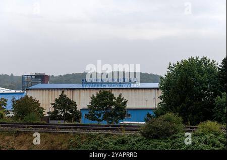 Rheinfelden Baden Württemberg Germania 23 settembre 2024 zona industriale vicino al fiume con Aluminium Rheinfelden Group. distretto Foto Stock