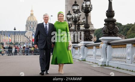 Parigi, Francia. 15 ottobre 2024. %Item il Pont Alexandre III a Parigi, il secondo giorno della visita ufficiale di stato della coppia reale belga in Francia, martedì 15 ottobre 2024. La coppia reale belga è in visita di tre giorni in Francia. BELGA PHOTO BENOIT DOPPAGNE credito: Belga News Agency/Alamy Live News Foto Stock