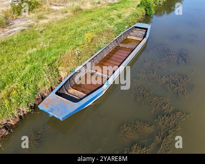 Tipica barca a fondo piatto in legno sulla Loira in Francia Foto Stock