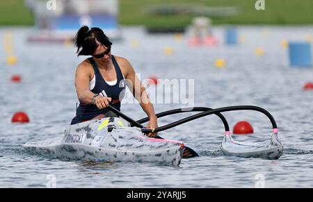 Parigi. Francia. 6 settembre 2024. Parigi 2024 Giochi paralimpici. Paracanoe. Stadio Olimpico Nautico. Parigi. Jeanette Chippington (GBR) a Para Canoe Heats durante le Paralimpiadi di Parigi del 2024 allo Stadio Nautico Olimpico, Francia. Foto Stock