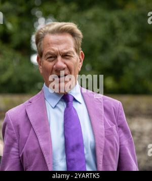 Londra, Regno Unito. 15 ottobre 2024. Michael Portillio, è un giornalista britannico, un'emittente televisiva ed ex politico del Partito Conservatore nella foto di College Green, Westminster Londra Regno Unito Credit: Ian Davidson/Alamy Live News Foto Stock