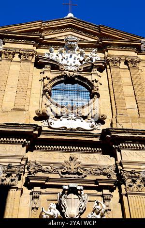 La facciata della Chiesa Santi Michele e Gaetano a Firenze Foto Stock