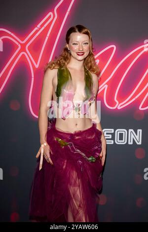 New York, Stati Uniti. 15 ottobre 2024. NEW YORK, NEW YORK - 15 OTTOBRE: Lindsey Normington partecipa alla prima di "Anora" a New York al Regal Times Square il 15 ottobre 2024 a New York. Crediti: Ron Adar/Alamy Live News Foto Stock