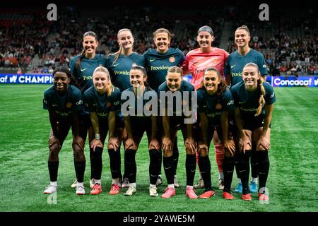 Vancouver, Canada. 15 ottobre 2024. Vancouver, British Columbia, Canada, 15 ottobre 2024: Formazione iniziale per il Portland Thorns FC pose prima della partita a gironi della CONCACAF W Champions Cup tra Vancouver Whitecaps FC Girls Elite e Portland Thorns FC al BC Place Stadium di Vancouver, British Columbia, Canada (SOLO USO EDITORIALE). (Amy Elle/SPP) credito: SPP Sport Press Photo. /Alamy Live News Foto Stock