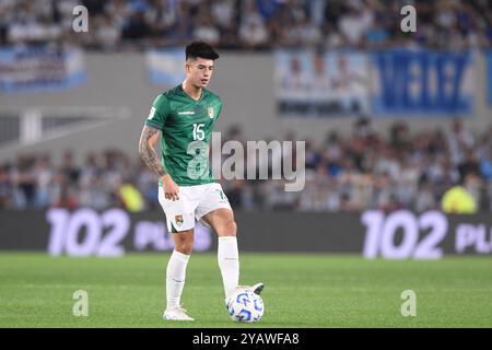 BUENOS AIRES, ARGENTINA - 15 OTTOBRE: Gabriel Villamil della Bolivia durante la partita di qualificazione sudamericana della Coppa del mondo FIFA 2026 tra Argentina e Bolivia all'Estadio Más Monumental Antonio Vespucio Liberti il 15 ottobre 2024 a Buenos Aires, Argentina. Foto di D.. Credito Halisz/SFSI: Sebo47/Alamy Live News Foto Stock