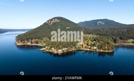 Vista aerea di Olga, Orcas Island, Washington, Stati Uniti Foto Stock