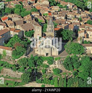 Francia, Drôme la Garde-Adhémar, vista aerea del villaggio classificato Les Plus Beaux Villages de France Foto Stock