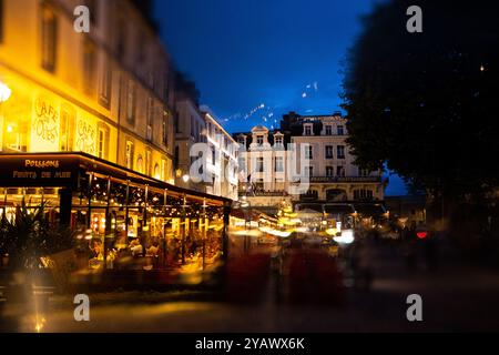 Il ristorante Cafe de l'Ouest e l'Hotel Chateaubriand nella città vecchia di Saint-Malo nel dipartimento di Ille-et-Vilaine nella regione della Bretagna i Foto Stock