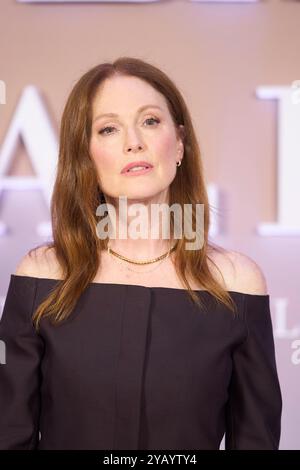 Madrid. Spagna. 20241016, Julianne Moore partecipa a "la habitación de al lado (la stanza accanto)" Photocall al Four Seasons Hotel il 16 ottobre 2024 a Madrid, Spagna Foto Stock