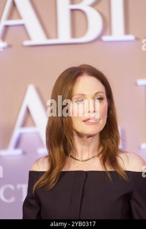 16 ottobre 2024, Madrid, Madrid, Spagna: Julianne Moore partecipa a "la habitaciÃ³n de al lado (la stanza accanto)" Photocall al Four Seasons Hotel il 16 ottobre 2024 a Madrid, Spagna (Credit Image: © Jack Abuin/ZUMA Press Wire) SOLO PER USO EDITORIALE! Non per USO commerciale! Foto Stock