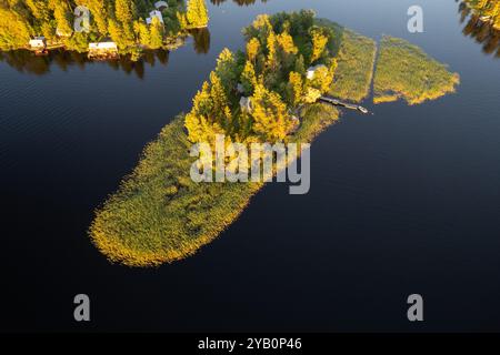 Paesaggio droni isola di Rono e Varnisaary nel lago kallavesi finlandia orientale Kuopio , Europa Foto Stock