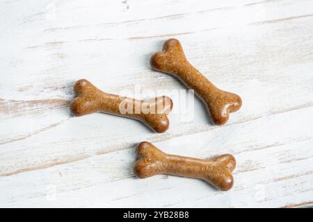 Bones pedigree Biscrok con sugo di carne - biscotto di cane a forma di osso Foto Stock