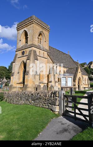 St Barnabas Church nel villaggio Cotswold di Snowshill vicino a Broadway Foto Stock