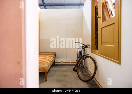 ERP - una replica in costruzione dell'allegato segreto. La casa di Amsterdam, dove Anne, i suoi genitori, la sorella e altri quattro ebrei si sono nascosti per due anni, è stata ricreata a grandezza naturale. La replica è in mostra a New York alla Anne Frank the Exhibition. ANP ROB ENGELAAR netherlands Out - belgio Out Foto Stock