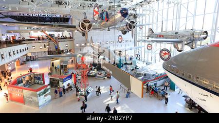 All'interno dello Smithsonian National Air and Space Museum presso lo Smithsonian Institute, Washington DC Foto Stock