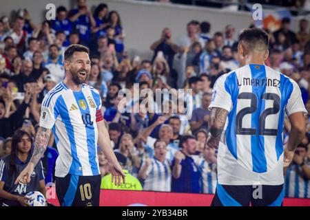 Buenos Aires, Argentina, MAS Monumental Stadium L. messi (10) Capitano dell'Argentina che festeggia con Lautaro il Martínez gol segnato contro la Bolivia - qualificazione ai Mondiali FIFA 2026 - Argentina contro Bolivia - MAS Monumental Stadium Mar 15 Oct 2024 (Patricia Perez Ferraro/SPP) crediti: SPP Sport Press Photo. /Alamy Live News Foto Stock