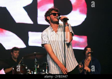 La band britannica Yard Act si esibisce allo Sziget Festival il 12 agosto 2024 Foto Stock