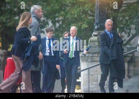 Londra, Inghilterra, Regno Unito. 14 ottobre 2024. Gli ospiti arrivano alla Cattedrale di St Paul nel centro di Londra per il ricevimento con cena dell'International Investment Summit 2024. (Credit Image: © Tayfun Salci/ZUMA Press Wire) SOLO PER USO EDITORIALE! Non per USO commerciale! Foto Stock