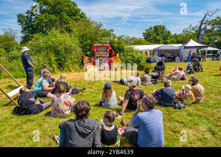 Spettacolo punch e Judy al villaggio Fete Peldon Essex Foto Stock