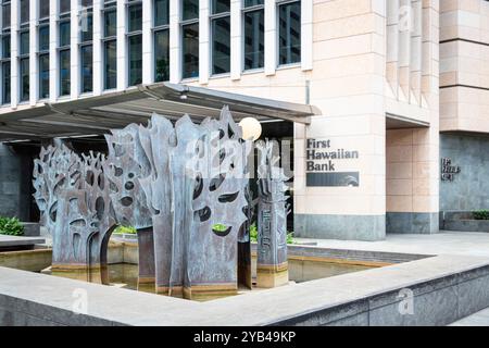 Honolulu, Hawaii, USA - 26 febbraio 2024: Vista esterna della prima filiale principale della banca hawaiana, situata al 999 di Bishop Street. Foto Stock