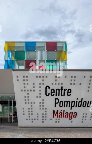 Malaga, Spagna - 8 giugno 2024: Ingresso al Centre Pompidou Málaga, un ramo del Centro Nazionale d'Arte e Cultura Georges Pompidou francese Foto Stock