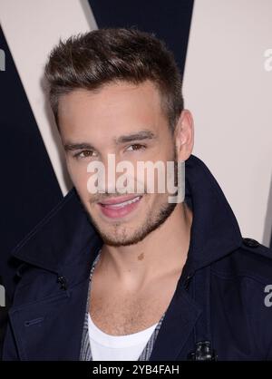 New York, Stati Uniti. 16 ottobre 2024. Un cantante di direzione Liam Payne, 31 anni, è stato trovato morto dopo essere caduto dal terzo piano dell'hotel a Buenos Aires, Argentina, il 16 ottobre 2024.-------------------------------------------------------------- 26 agosto 2013 New York City, NY. Liam Payne, One Direction 'One Direction: This Is Us', prima di New York al Ziegfeld Theatre © Tammie Arroyo/AFF-USA. Credito COM: AFF/Alamy Live News Foto Stock