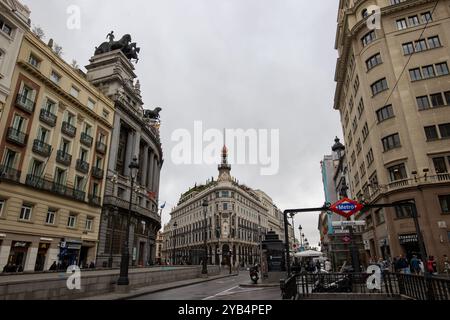 Madrid, Spagna. 16 ottobre 2024. Vista panoramica dell'edificio Canalejas, dove si trova l'hotel Four Seasons a Madrid. (Foto di David Canales/SOPA Images/Sipa USA) credito: SIPA USA/Alamy Live News Foto Stock