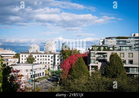 Una foto dello skyline di Vancouver sulla West 12th Avenue, vicino al Vancouver General Hospital. Foto Stock