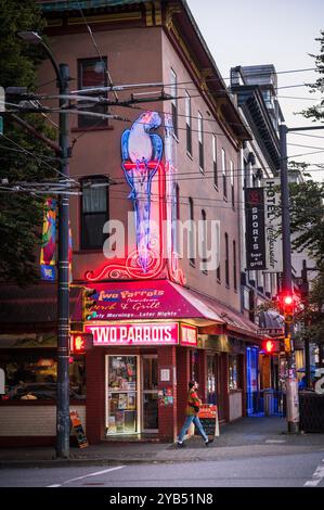 Il quartiere di Yaletown nel centro di Vancouver al crepuscolo. Vancouver, British Columbia, Canada. Foto Stock