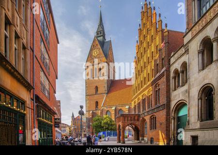 Chiesa del mercato e Municipio Vecchio nel centro storico della città, Hannover, bassa Sassonia, Germania, Europa Foto Stock