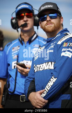 Chris Buescher, pilota della NASCAR Cup (17), scende in pista per qualificarsi per il Quaker State 400, disponibile al Walmart presso l'Atlanta Motor Speedway di ha Foto Stock