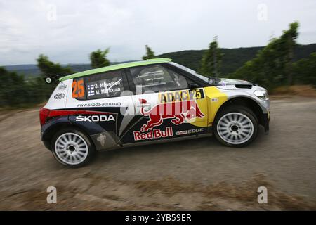 Treviri, Germania, 21 agosto 2011, Juho Haenninen e il suo codriver Mikko Markkula nella loro Skoda Fabia S2000 alla piovosa SS16 (Moselwein 1) del WRC Foto Stock