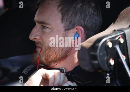 Ty Dillon (77), driver NASCAR Cup Series, si prepara a qualificarsi per l'Autotrader EchoPark Automotive 400 presso il Texas Motor Speedway di Fort Worth, Texas Foto Stock