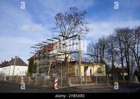 Zwickau, GERMANIA, 06 dicembre 2011, come annunciato pochi giorni fa, la casa del Zwickau Terror Trio sarà demolita. Il lavoro corrispondente h Foto Stock