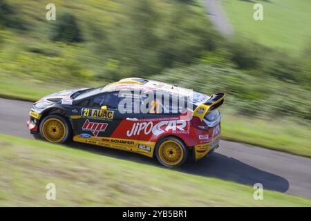 Martin Prokop e Jan Tomanek gareggiano nella loro Ford Fiesta RS WRC durante lo shakedown del rally ADAC Deutschland il 21 agosto 2014 a Treviri, in Germania Foto Stock