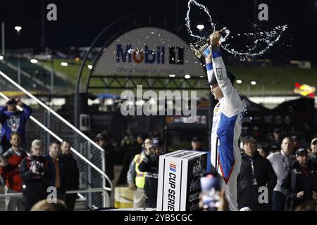 Kyle Larson vince l'AdventHealth 400 a Kansas City, Kansas, USA, Nord America Foto Stock