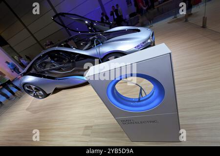 Lipsia, Germania, 2 giugno 2012, BMW espone all'AMI Leipzig 2012, oltre alla loro attuale gamma di modelli, la Concept i8, un'auto sportiva elettrica, Europa Foto Stock