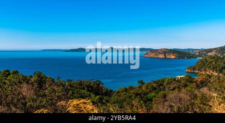 Paesaggio della costa del Var, vicino a Saint Tropez, nel Var, in Provenza, Francia Foto Stock